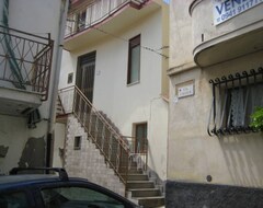 Toàn bộ căn nhà/căn hộ Mini Apartment/ Flat - Brolo (Brolo, Ý)