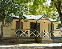 Khu cắm trại Porepunkah Pines Holiday Park (Bright, Úc)