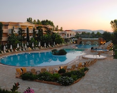 فندق Bitzaro Palace Hotel (كالاماكي, اليونان)