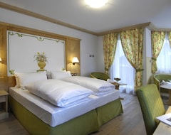 Hotel Cristallo (Toblach, Italy)