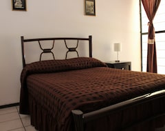 Hotel Cualcan (Morelia, Mexico)