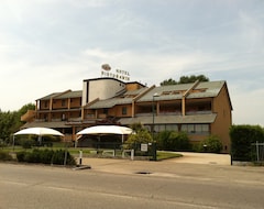 Otel Le Gronde (Cava Manara, İtalya)
