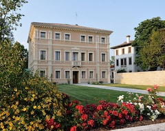 Khách sạn Villa Maternini (Vazzola, Ý)