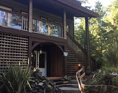 Pansion Forest Sweet Retreat Hot Tub & Wood Fired Sauna (Ucluelet, Kanada)