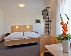 Hotelli Hotel Sonne St. Moritz (St. Moritz, Sveitsi)