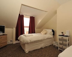Hotel Gail’s Guest House (Barry, United Kingdom)