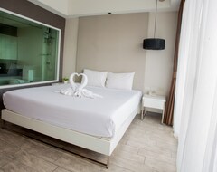 Khách sạn Inn Place Service Residence (Pattaya, Thái Lan)