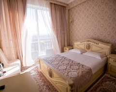 Hotel GUSTO restoranno-gostinichnyi kompleks (Cherkessk, Rusland)