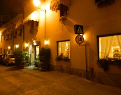Hotel San Giuseppe Tavern (Ceriano Laghetto, Italy)