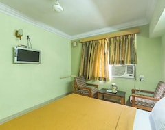 Hotel Hilltop (Vadodara, India)