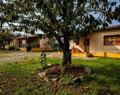Cijela kuća/apartman Casa Rural Fuente Del Arca For 6 People (Montejo de la Sierra, Španjolska)