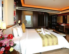 Khách sạn Regal Palace Hot Spring Hotel (Guangning, Trung Quốc)