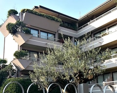 Hotelli Il Sogno Apartments (Desenzano del Garda, Italia)