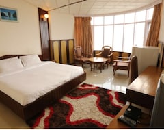 Hotel Barog Heights (Kasauli, India)
