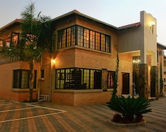 Khách sạn Eco Park Lodge (Centurion, Nam Phi)