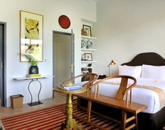 Hotel Room & Vespa 1 (Seminyak, Indonesia)