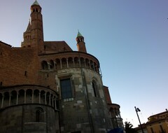 Koko talo/asunto I Liutai (Cremona, Italia)