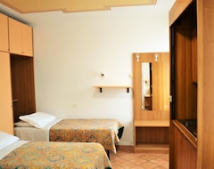 Khách sạn Residence Junior (Ancona, Ý)