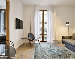 Hotel Uma Suites Metropolitan (Barcelona, Spain)