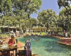Bed & Breakfast Fawlty Towers Accommodation & Activities (Livingstone, Zambia)