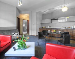 Căn hộ có phục vụ Apartamenty Aparts (Łódź, Ba Lan)
