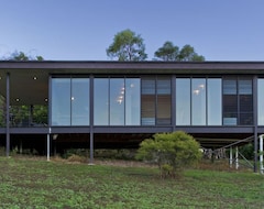 Khách sạn Glass on Glasshouse (Glass House Mountains, Úc)