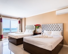 EM Royalle Hotel & Beach Resort (San Juan, Filipinas)