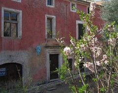 Bed & Breakfast Belle de Nuit (Oppède, Francia)