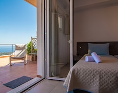 Hotel Villa Dio Petres (Agios Nikolaos, Grecia)