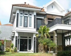 Otel Villa Edelweiss Kav. 6 (Malang, Endonezya)