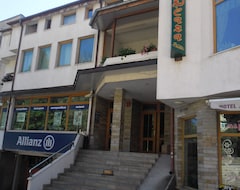 Khách sạn Hotel Plaza (Smoljan, Bun-ga-ri)