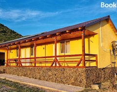 Koko talo/asunto Cabana Varad Coronini (Moldova Nouă, Romania)