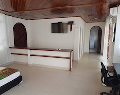 Khách sạn Balboa Inn (Bahia Solano, Colombia)