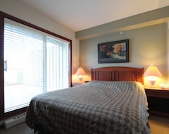 Hotel Accommodations By Whistler Retreats (Whistler, Canadá)