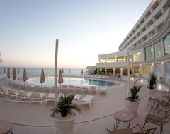 On Hotels Oceanfront (Matalascañas, Spain)