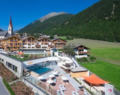 Khách sạn Familienhotel Huber (Mühlbach, Ý)