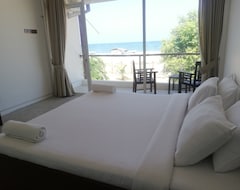 Khách sạn Five Trees Beach Resort Hotel (Kalpitiya, Sri Lanka)