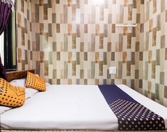 Hotel SPOT ON 66901 Savali Lodge (Solapur, India)