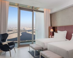 SLS Dubai Hotel & Residences (Dubái, Emiratos Árabes Unidos)