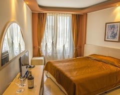 Khách sạn DIT ORPHEUS BOUTIQUE HOTEL (Sveti Vlas, Bun-ga-ri)