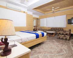 Maple Tree Hotels (Chennai, India)