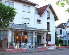 Hotel Logis Vitellius (Vittel, France)