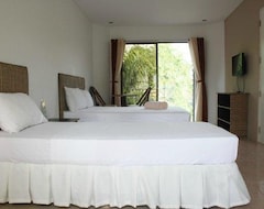 Hotel White Coral (Malay, Filipini)