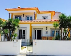 Hele huset/lejligheden Sea View Sunset Villa With Private Pool, 4 Double Bedrooms & Free Wifi (Ribamar, Portugal)