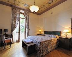 Khách sạn Villa Raffaello Park Hotel (Assisi, Ý)