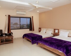 Hotel Kesar Residency (Khandwa, India)