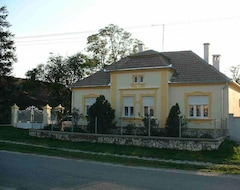 Toàn bộ căn nhà/căn hộ Rozsi Vendeghaz (Marcalgergelyi, Hungary)