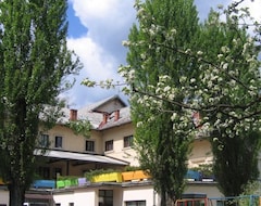 Hostel / vandrehjem Hostel Idrija (Idrija, Slovenien)