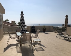 Tüm Ev/Apart Daire Penthouse, Views, Wifi, Two Bedroomed Penthouse! Large Balcony, Sunset Views (Baf, Kıbrıs)