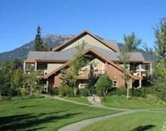 Khách sạn Stoney Creek Resort (Whistler, Canada)